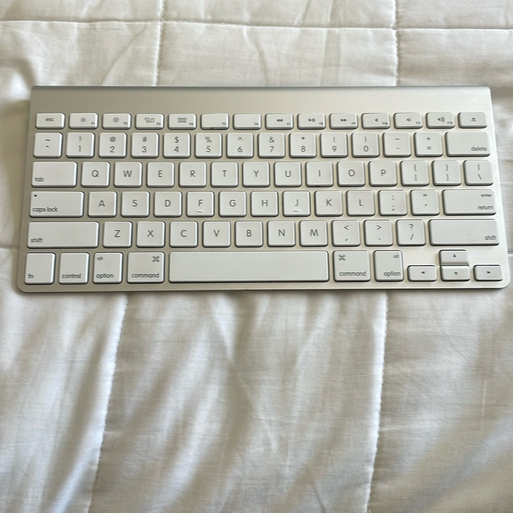 Apple A1314 wireless keyboard